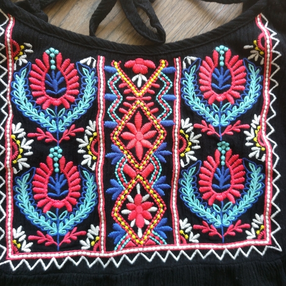 Embroidered top - Picture 2 of 7